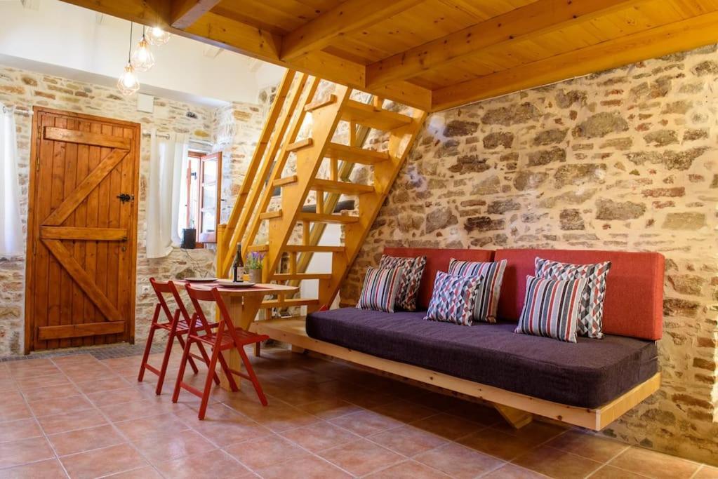 Lavrio Stone House 5 Min From The Centre/Port Daire Dış mekan fotoğraf